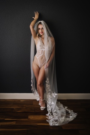 bridal-boudoir-photoshoot-austin-texas